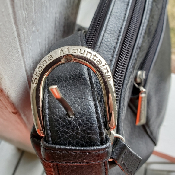 Vintage Stone Mountain Genuine Black Leather Crossbody/Shoulder Bag - Picture 7 of 16